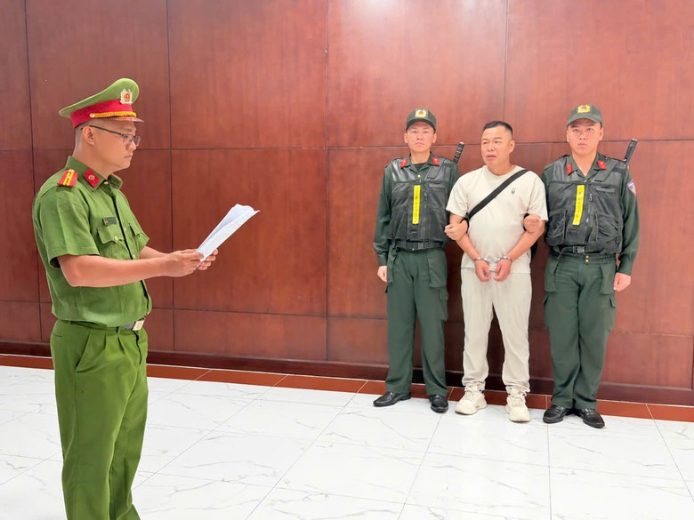 Khởi tố Tôn Bằng, chồng cũ TikToker Hằng Du Mục về tội xâm phạm quyền sở hữu công nghiệp- Ảnh 1.