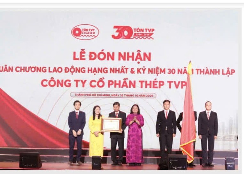 Thép TVP đón nhận Huân chương Lao động hạng Nhất- Ảnh 1.