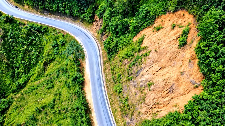 Hiện trạng Quốc lộ 70 qua Lào Cai được đầu tư hơn 33 tỷ đồng sắp được sửa chữa ra sao?- Ảnh 4.
