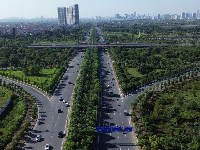 Hà Nội rào chắn nhiều đoạn Đại lộ Thăng Long để sửa chữa cầu- Ảnh 1.