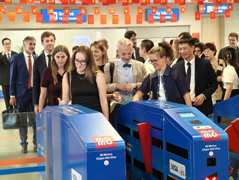 EU hỗ trợ Hà Nội 10 triệu EUR nghiên cứu kéo dài metro số 3 đến Hoàng Mai - Ảnh 3.