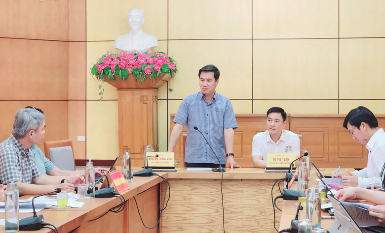 Thứ trưởng Nguyễn Tường Văn: Phú Thọ cần bảo đảm kết nối hạ tầng đồng bộ không gian đô thị- Ảnh 1.