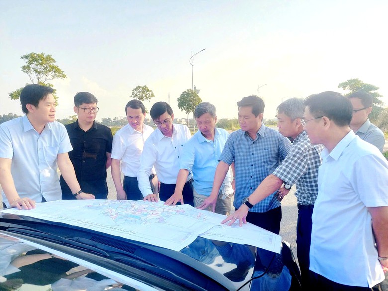 Thứ trưởng Nguyễn Tường Văn: Phú Thọ cần bảo đảm kết nối hạ tầng đồng bộ không gian đô thị- Ảnh 3.