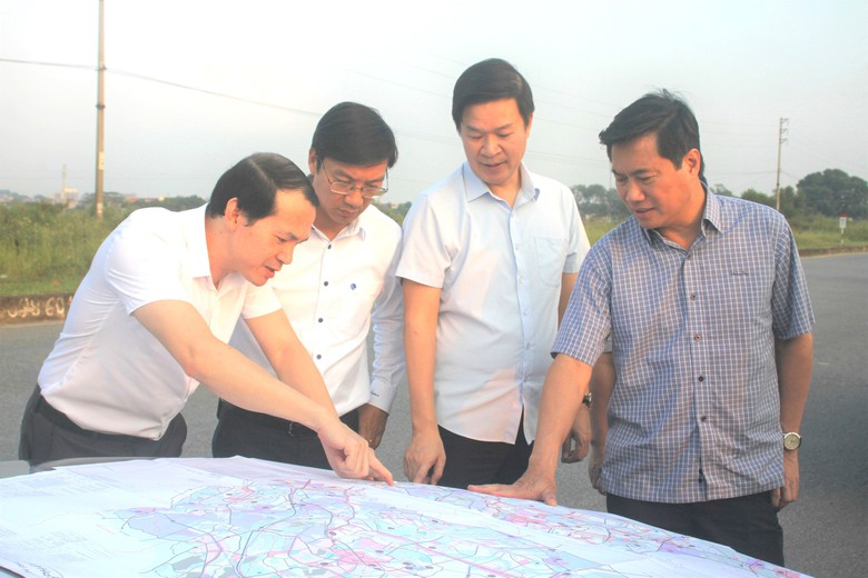 Thứ trưởng Nguyễn Tường Văn: Phú Thọ cần bảo đảm kết nối hạ tầng đồng bộ không gian đô thị- Ảnh 4.