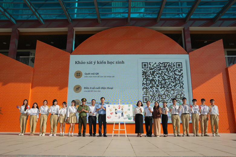Lan toả "Vùng trời bình an" đến 2.000 học sinh sống trong khu vực hạn chế bay - Ảnh 4.