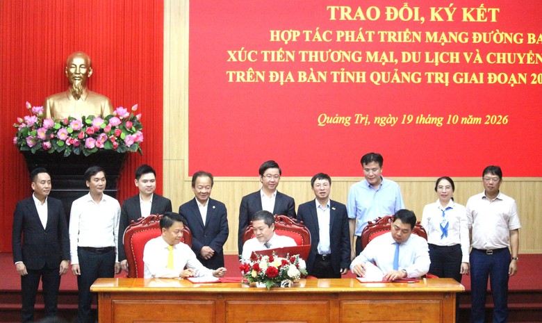 Quảng Trị: Ký kết hợp tác phát triển mạng lưới đường bay, xúc tiến thương mại và du lịch- Ảnh 6.