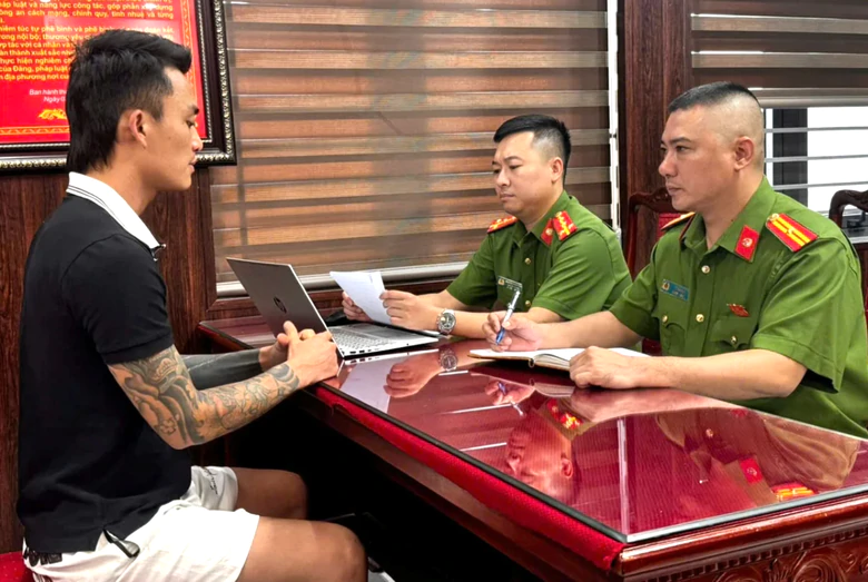 Thanh Hoá: Đăng ảnh bạo lực, TikToker "Minh Sầm Sơn" bị bắt- Ảnh 1.
