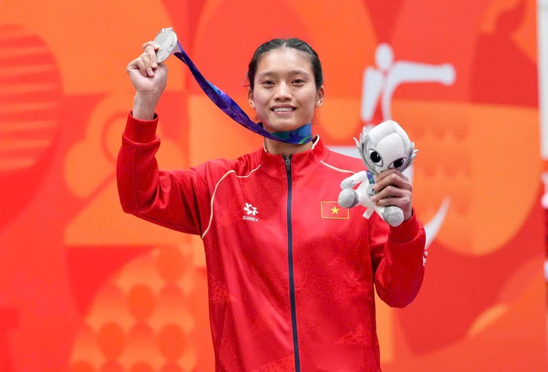 Nguyễn Thị Tâm giành Huy chương Bạc đầu tiên cho thể thao Việt Nam ở môn boxing ASIAD- Ảnh 1.