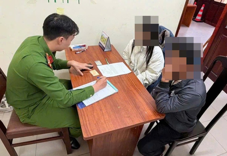Lâm Đồng: Tăng cường xử lý phương tiện dừng, đỗ sai quy định trước cổng trường- Ảnh 2.