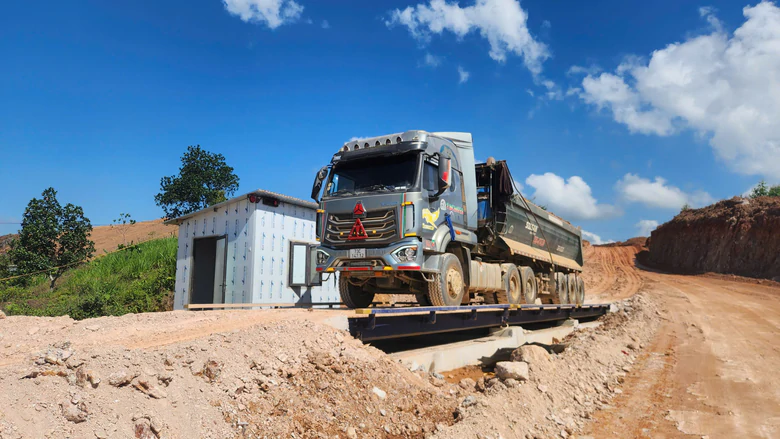 Nghệ An dùng công nghệ kiểm soát chặt nguồn đất đắp cao tốc- Ảnh 1.