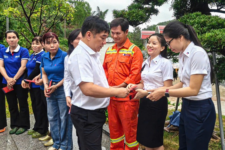 Những "Bông hồng thép" trên cung đường cao tốc - Ảnh 4.