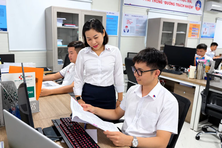 Những "Bông hồng thép" trên cung đường cao tốc - Ảnh 6.