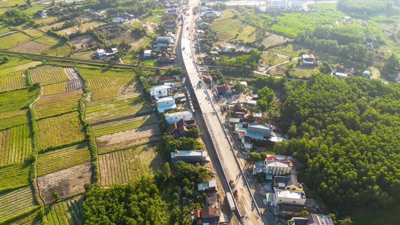 Sớm hoàn thiện cầu vượt đường sắt trên dự án nâng cấp QL14E Đà Nẵng- Ảnh 9.