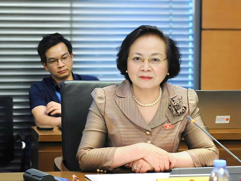 Báo cáo Bộ Chính trị, trình Hội nghị Trung ương 5 chính sách tiền lương và bảo hiểm xã hội mới - Ảnh 1.