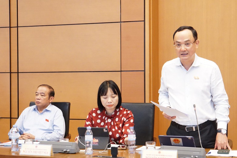 Đại biểu Quốc hội hiến kế ngăn thổi giá thuốc, thiết bị y tế, bảo vệ túi tiền người dân - Ảnh 1.
