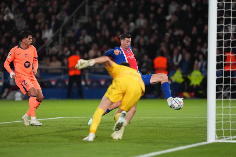 Champions League: PSG hạ Barca, Liverpool thắng kịch tính- Ảnh 1.