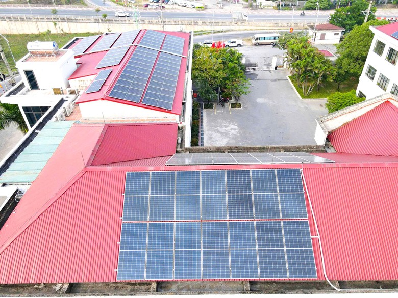Lợi ích kép từ việc lắp đặt điện mặt trời áp mái ở Bắc Ninh- Ảnh 1.