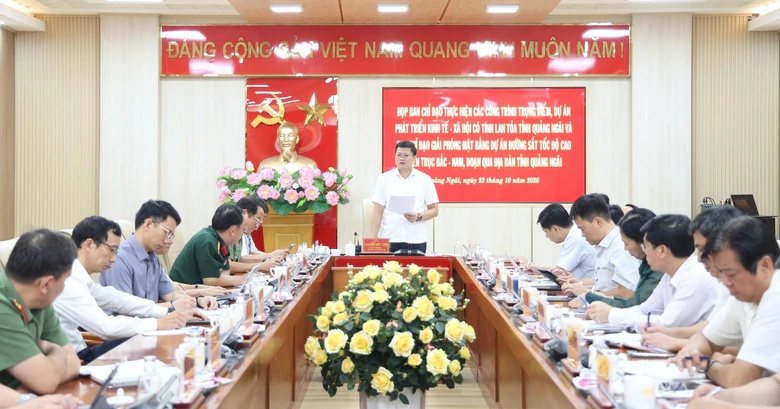 Không để mặt bằng tiếp tục cản trở tiến độ các dự án hạ tầng ở Quảng Ngãi- Ảnh 1.