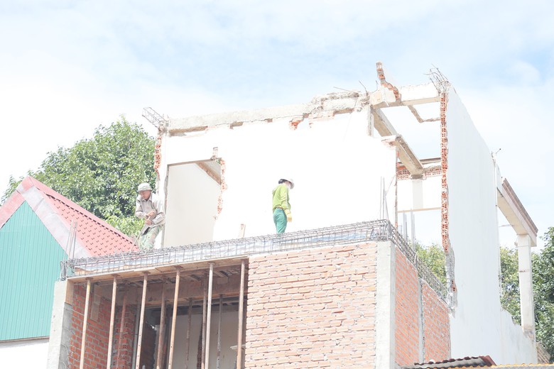 Đắk Lắk: Đường Tôn Đức Thắng tăng tốc thi công sau khi gỡ vướng mặt bằng- Ảnh 4.