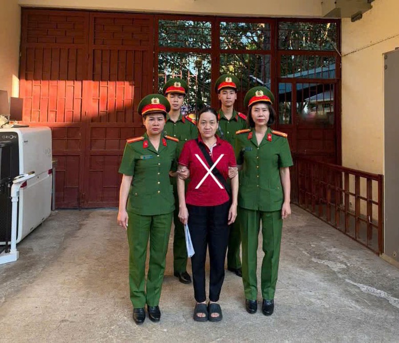 Sơn La: Khởi tố người phụ nữ dùng Facebook bôi nhọ 
chính quyền địa phương - Ảnh 1.