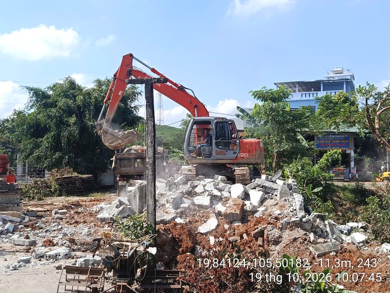 Ngăn chặn việc đào xúc đất, lấy xà bần tại dự án đường nối CHK Thọ Xuân- Ảnh 1.