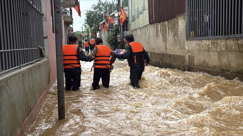 Người dân ven sông Buông lại khốn khổ vì 6 tuần hứng 6 trận ngập- Ảnh 4.