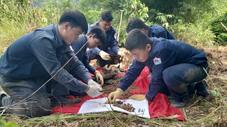 An Giang: Quy tập 331 hài cốt liệt sĩ, thu mẫu sinh phẩm ở 15.210 phần mộ- Ảnh 2.