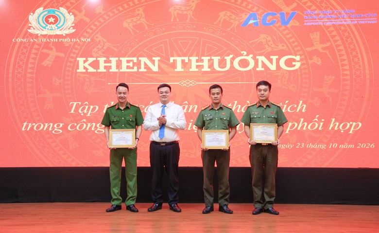 Công an Hà Nội và ACV tăng cường phối hợp bảo đảm an ninh, an toàn hàng không tại Nội Bài - Ảnh 6.