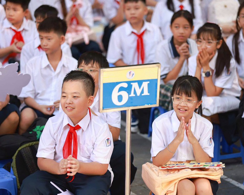 Dự kiến thi lớp 10 với hai môn, đổi cách tiếp nhận học sinh đầu cấp - Ảnh 1.