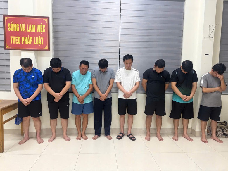 Hà Nội: Khởi tố hai giảng viên đại học tiếp tay đường dây làm giả văn bằng, chứng chỉ- Ảnh 4.