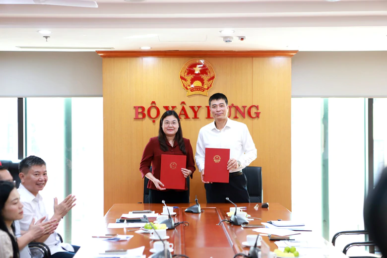 Bộ Xây dựng bàn giao nguyên trạng Trường Cao đẳng nghề LILAMA 1 về UBND tỉnh Ninh Bình - Ảnh 1.