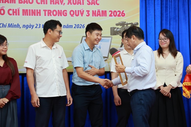 Vệt bài kiểm soát khí thải TP.HCM của Báo Xây dựng được trao Thư khen- Ảnh 4.