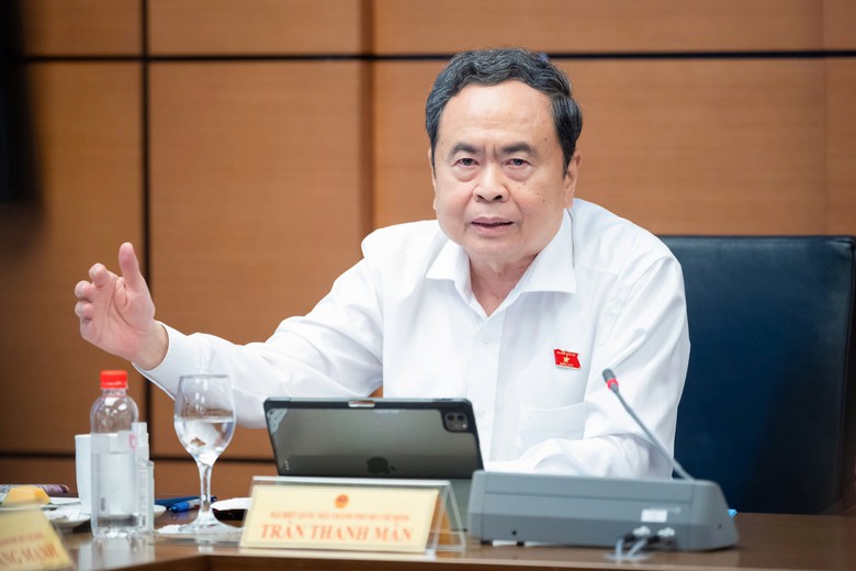 Chủ tịch Quốc hội: Phân cấp đi đôi với trách nhiệm, không để ô nhiễm môi trường kéo dài- Ảnh 1.