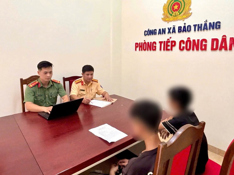 Làm rõ nhóm 12 thanh thiếu niên ném đá xe trên cao tốc Nội Bài - Lào Cai- Ảnh 1.