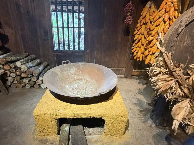 Độc đáo ngôi nhà cổ hút khách ở Mộc Châu- Ảnh 9.