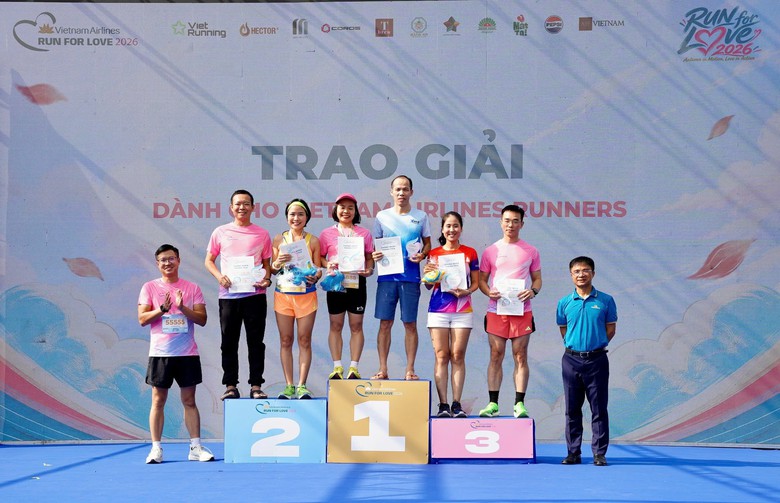 Hơn 2.000 vận động viên tranh tài tại giải chạy “Run For Love” của Vietnam Airlines - Ảnh 15.