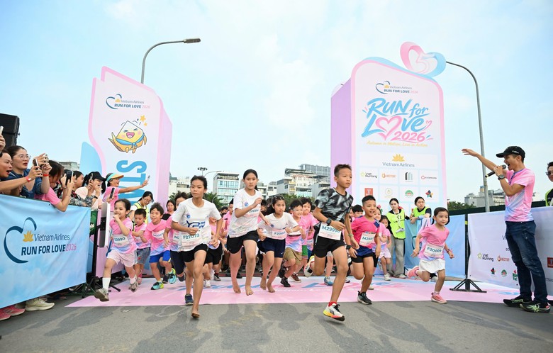 Hơn 2.000 vận động viên tranh tài tại giải chạy “Run For Love” của Vietnam Airlines - Ảnh 9.