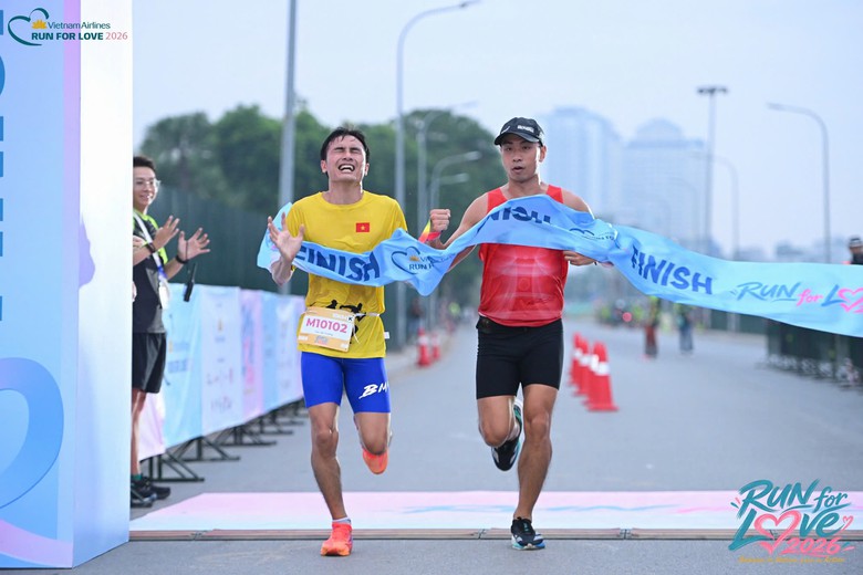 Hơn 2.000 vận động viên tranh tài tại giải chạy “Run For Love” của Vietnam Airlines - Ảnh 11.