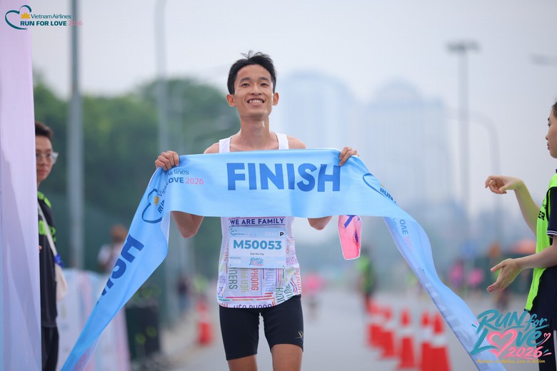 Hơn 2.000 vận động viên tranh tài tại giải chạy “Run For Love” của Vietnam Airlines - Ảnh 13.