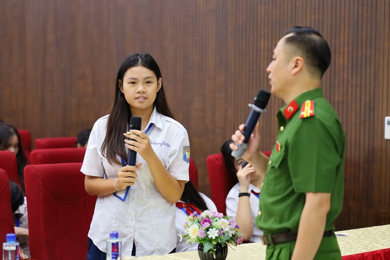 Trường học Hà Nội tăng cường giáo dục pháp luật cho học sinh- Ảnh 1.