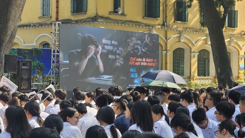 Trường học Hà Nội tăng cường giáo dục pháp luật cho học sinh- Ảnh 6.