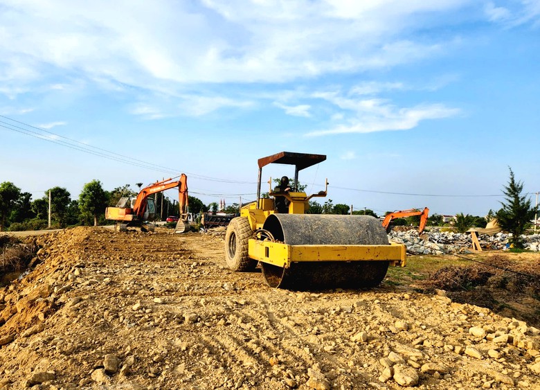 Thanh Hoá: Gấp rút hoàn thành hai dự án đê xung yếu trước ngày 31/12- Ảnh 1.