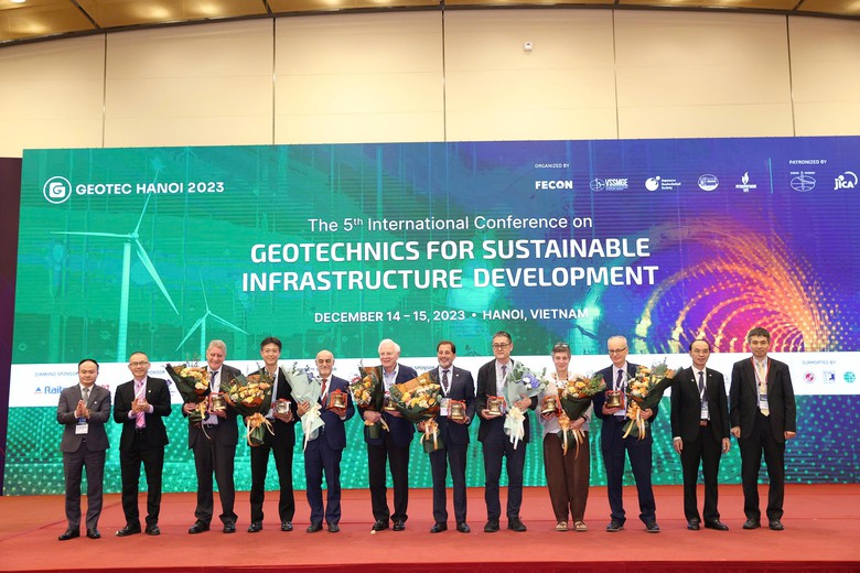 Những bài học về sự cố Metro thế giới: Chọn giải pháp cho phát triển hạ tầng ở Việt Nam  - Ảnh 2.