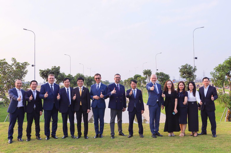 Đoàn đại biểu cấp cao Ba Lan tham quan thực tế tại tổ hợp công nghệ cao CNCTech- Ảnh 6.