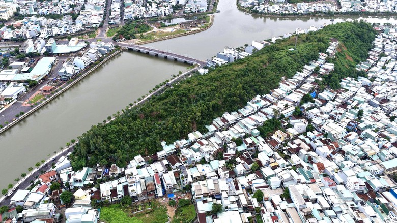Gia Lai: Ưu tiên di dời dân, nghiên cứu phương án xử lý núi Một- Ảnh 1.