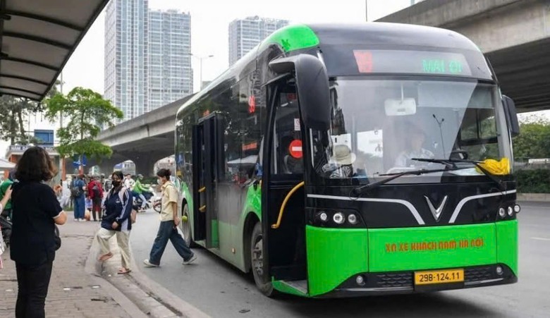 Hà Nội hướng dẫn miễn phí vé tháng cho người làm tại khu công nghệ cao - Ảnh 1.