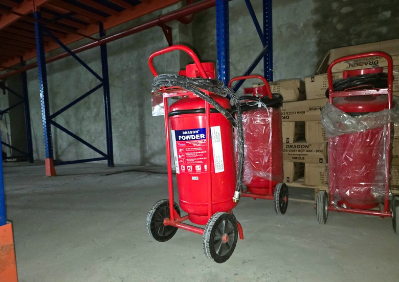 Nhiều giám đốc doanh nghiệp bị truy tố vụ hơn một triệu bình chữa cháy không dập được lửa- Ảnh 1.