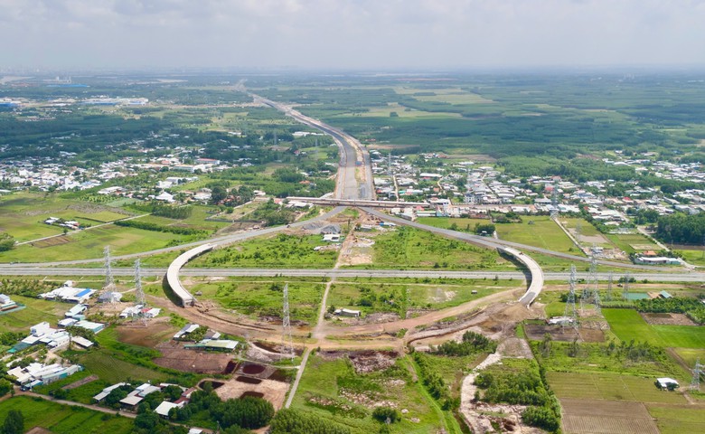 Đồng Nai: Chấm dứt hợp đồng với 2 nhà thầu tại cao tốc Biên Hòa - Vũng Tàu và Vành đai 3 - Ảnh 1.