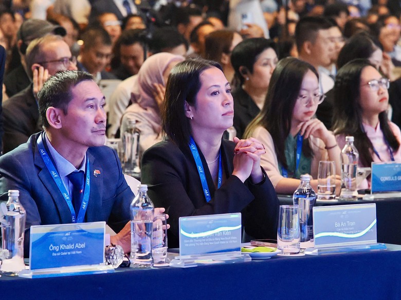 Thủ tướng: Việt Nam phải nâng sức chống chịu, đổi mới mô hình tăng trưởng - Ảnh 4.