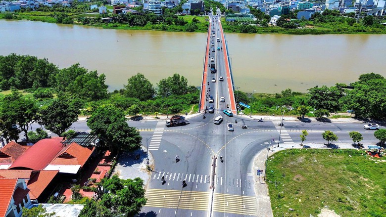 Đà Nẵng thi công nút giao thông 1.500 tỷ đồng, phương tiện ra vào cảng Tiên Sa thế nào?- Ảnh 1.